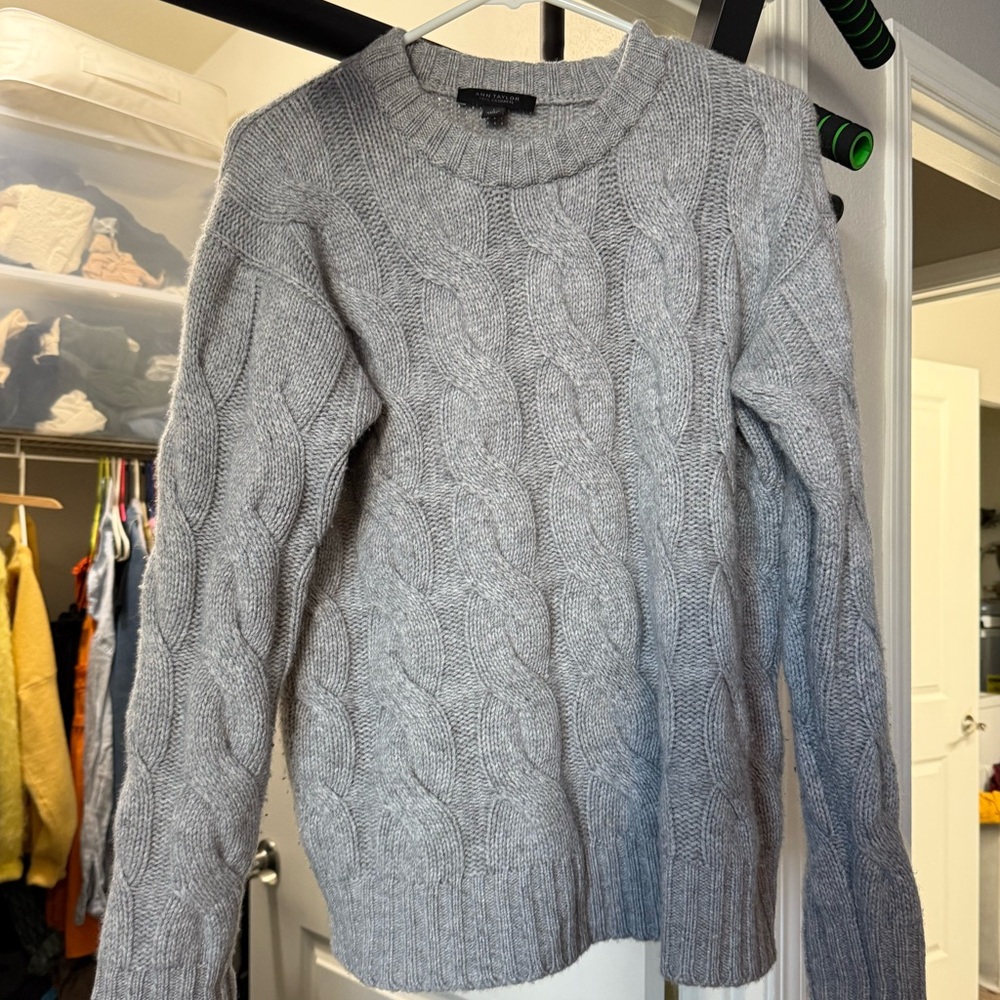 Ann Taylor heavyweight 100% cashmere sweater